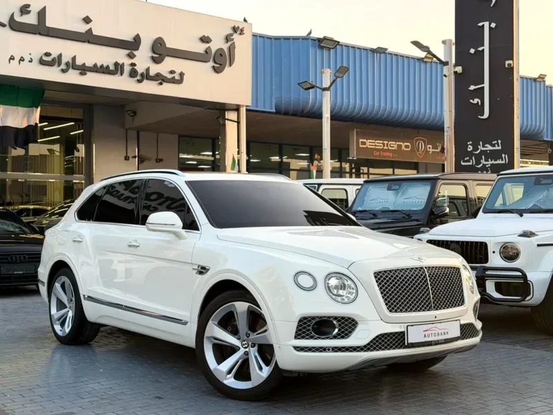 2020 Bentley Bentayga Standard 8 Cylinders Petrol Engine White Red SUV GCC Specs