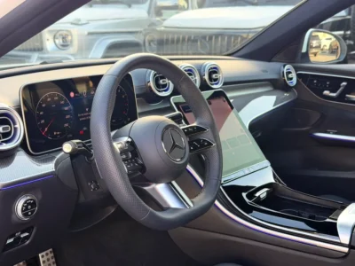 2025 Mercedes-Benz C-Class C200 4 Cylinders Petrol Engine White Black Sedan Korean Specs