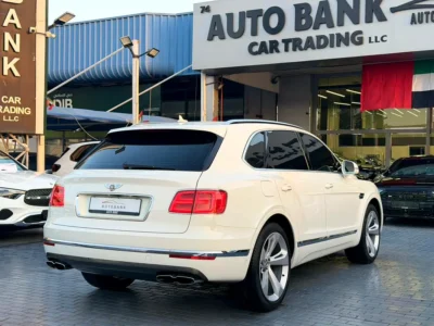2020 Bentley Bentayga Standard 8 Cylinders Petrol Engine White Red SUV GCC Specs