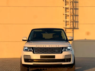 2018 Land Rover Range Rover SE 6 Cylinders Engine White Grey SUV GCC Specs