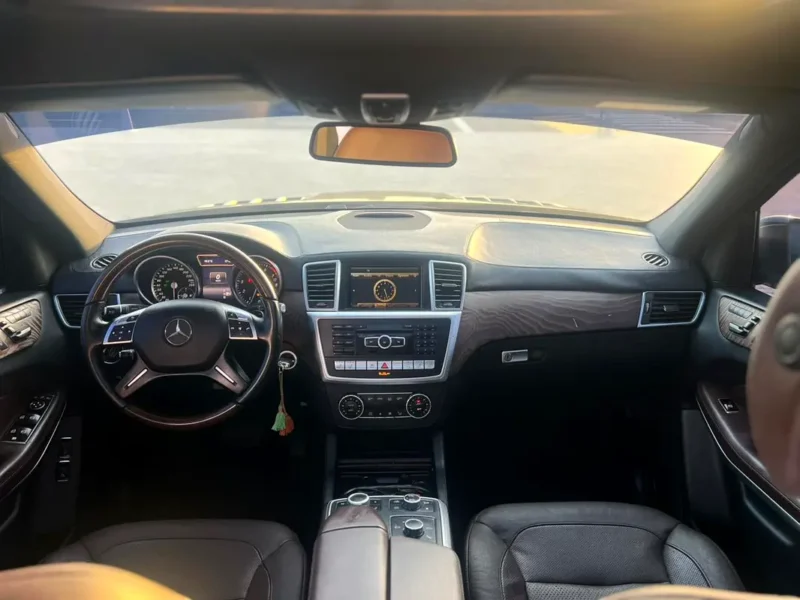 2015 Mercedes-Benz GL-Class GL 500 4matic 8 Cylinders Engine Black Brown SUV GCC
