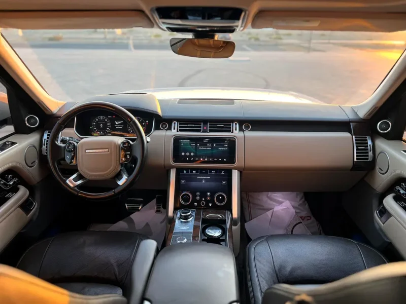 2018 Land Rover Range Rover SE 6 Cylinders Engine White Grey SUV GCC Specs