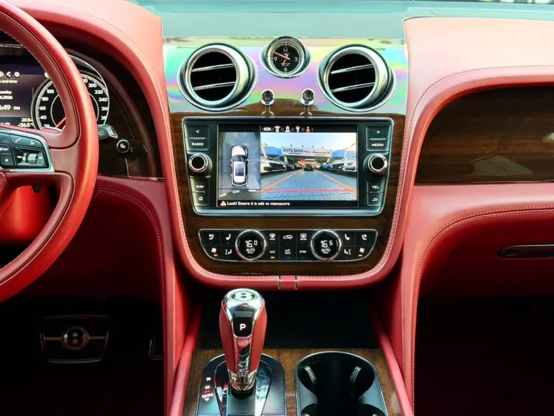 2020 Bentley Bentayga Standard 8 Cylinders Petrol Engine White Red SUV GCC Specs