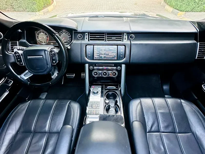 2014 Land Rover Range Rover Vogue SE 8 Cylinders Petrol Engine Blue Black SUV GCC