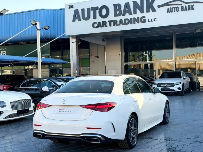 2025 Mercedes-Benz C-Class C200 4 Cylinders Petrol Engine White Black Sedan Korean Specs