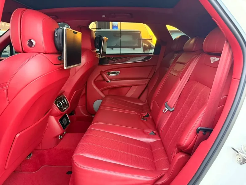 2020 Bentley Bentayga Standard 8 Cylinders Petrol Engine White Red SUV GCC Specs