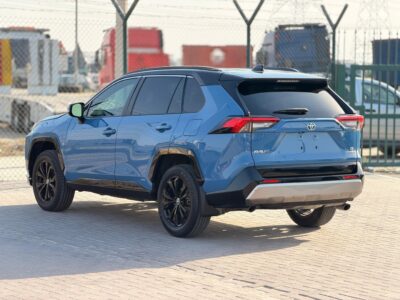 2022 Toyota Rav 4 SE 2.5 Litres V4 Hybrid Engine Blue Black SUV Automatic USA Specs