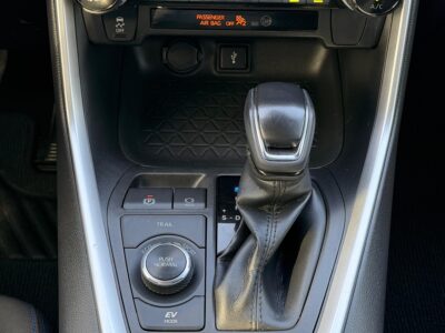 2022 Toyota Rav 4 SE 2.5 Litres V4 Hybrid Engine Blue Black SUV Automatic USA Specs