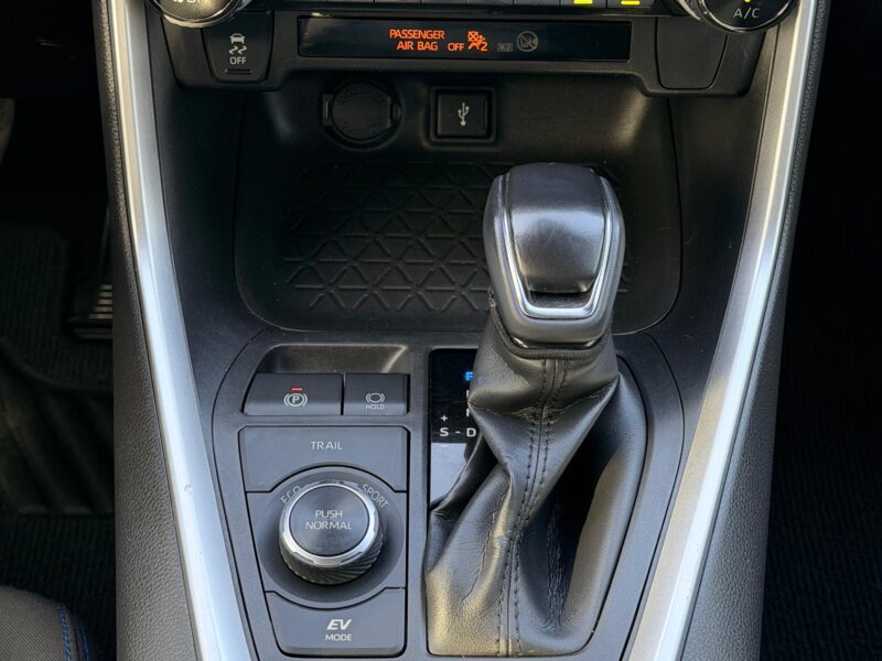 2022 Toyota Rav 4 SE 2.5 Litres V4 Hybrid Engine Blue Black SUV Automatic USA Specs