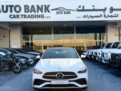 2025 Mercedes-Benz C-Class C200 4 Cylinders Petrol Engine White Black Sedan Korean Specs