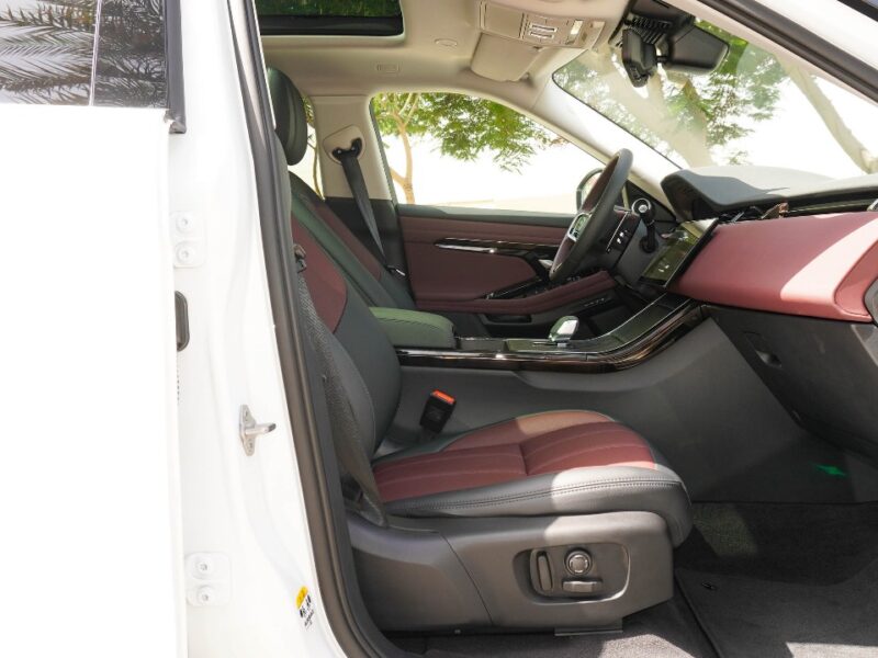 Land Rover Range Rover Evoque SE P250 Dynamic 4 Cylinders Engine White Red SUV 2025