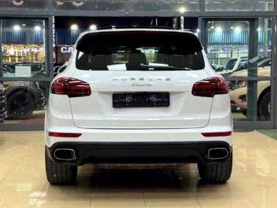 2017 Porsche Cayenne Platinum Edition 6 Cylinders Petrol Engine White Grey SUV GCC Specs