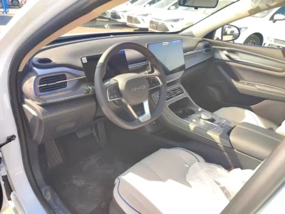 2025 BYD Destroyer 05 4 Cylinders Hybrid Engine White Black Sedan Automatic