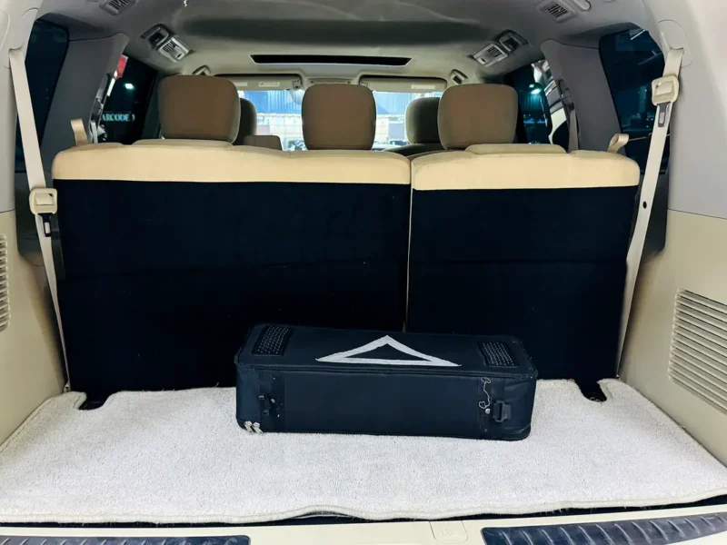 2020 Nissan Patrol SE 6 Cylinders Petrol Engine Black Beige SUV GCC Specs Automatic