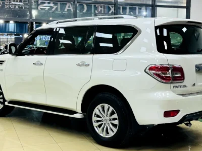 2016 Nissan Patrol SE 6 Cylinders Petrol Engine White Red SUV GCC Specs Automatic