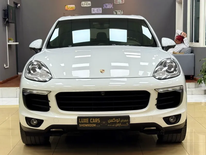 2017 Porsche Cayenne Platinum Edition 6 Cylinders Petrol Engine White Grey SUV GCC Specs
