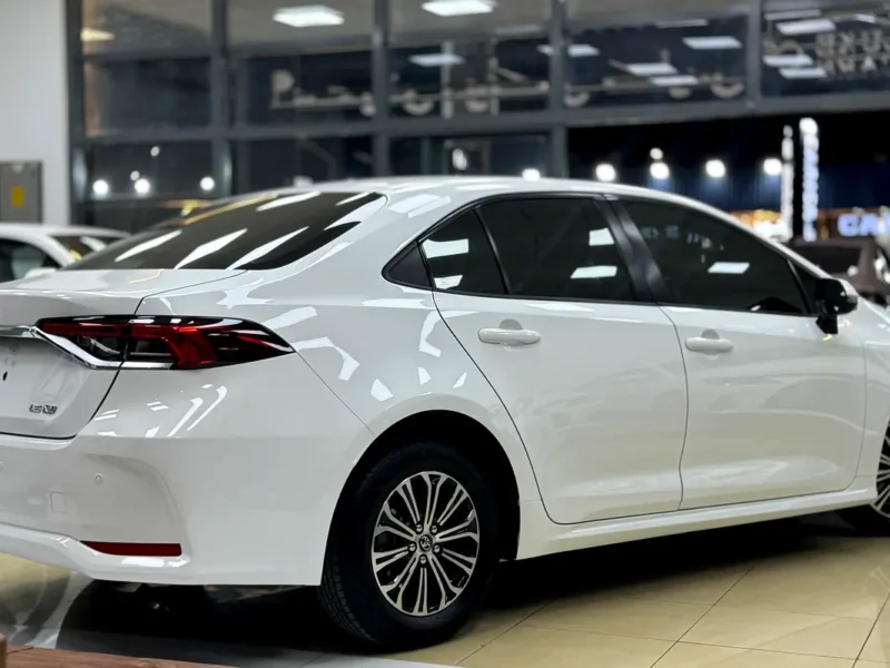2022 Toyota Corolla XLI 4 Cylinders Petrol Engine White Beige Sedan GCC Specs