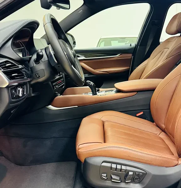 2018 BMW X6 50i M Sport 8 Cylinders Petrol Engine White Brown SUV GCC Specs Automatic