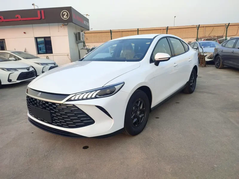 2025 BYD Qin Plus DM-i 4 Cylinders Plug-in Hybrid White Black Sedan Chinese Specs