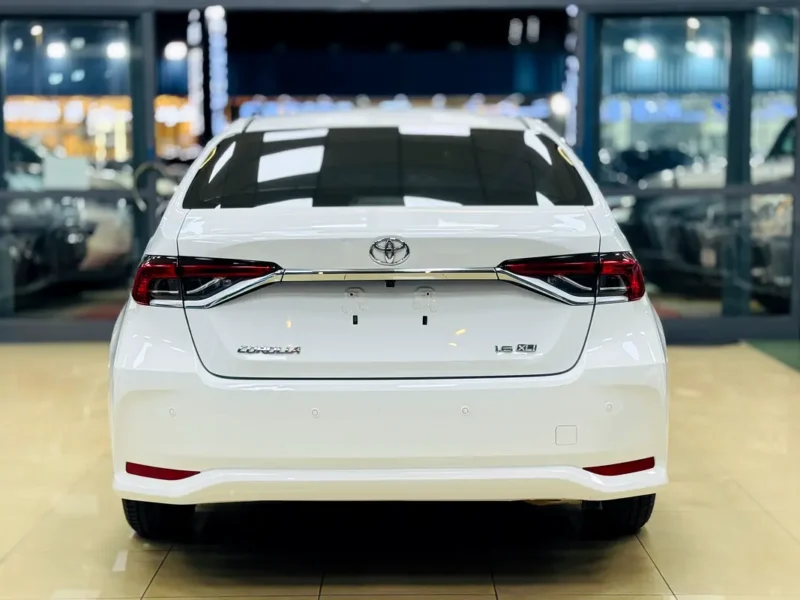 2022 Toyota Corolla XLI 4 Cylinders Petrol Engine White Beige Sedan GCC Specs