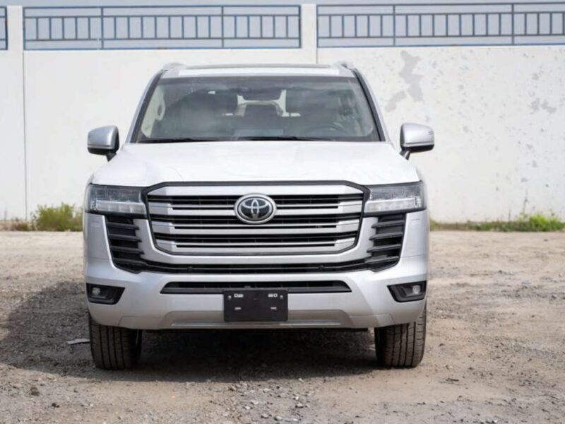 2024 Toyota Land Cruiser GXR 3.5L 6 Cylinders Twin Turbo Silver Beige SUV GCC Specs