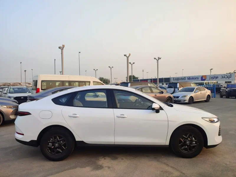 2025 BYD Qin Plus DM-i 4 Cylinders Plug-in Hybrid White Black Sedan Chinese Specs
