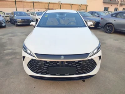 2025 BYD Qin Plus DM-i 4 Cylinders Plug-in Hybrid White Black Sedan Chinese Specs