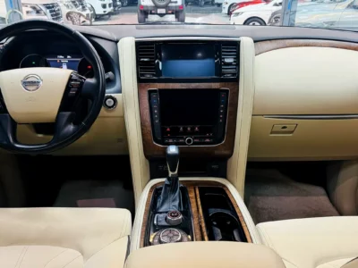 2020 Nissan Patrol SE 6 Cylinders Petrol Engine Black Beige SUV GCC Specs Automatic
