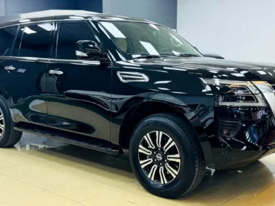 2020 Nissan Patrol SE 6 Cylinders Petrol Engine Black Beige SUV GCC Specs Automatic
