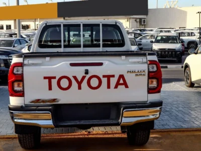 2026 Toyota Hilux DC 2.7 L 4-cylinder Petrol Dual VVT-i Engine White Red Pickup Truck GCC