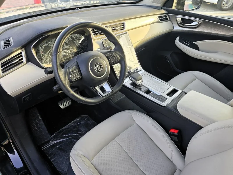 2025 MG RX5 Luxury 1.5 Litres 4 Cylinders Petrol Turbo Engine Black Tan SUV AT GCC Specs