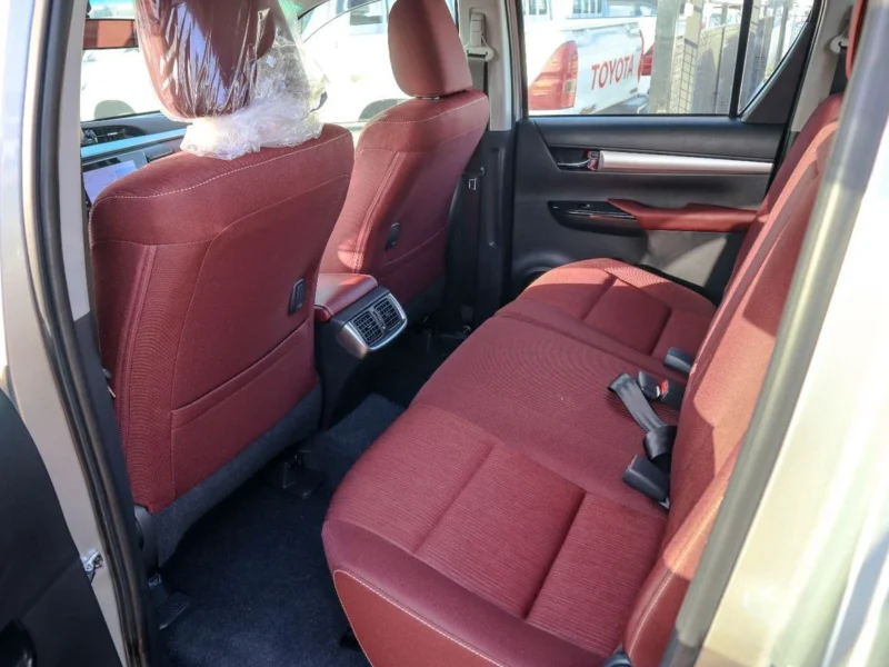 2026 Toyota Hilux DC MT 2.7 L 4-cylinder Petrol Dual VVT-i Engine Silver Red Pickup Truck GCC