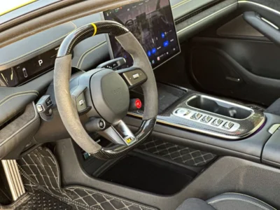 2025 Xiaomi SU7 Ultra Electric Vehicle Yellow Black Sedan Range 630 Km Carbon Package