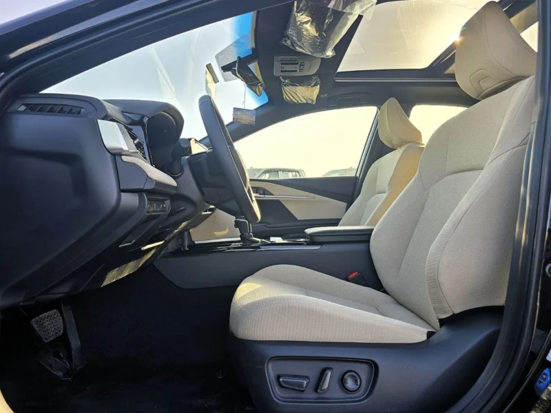 2026 Toyota Camry LE 2.5 Litres 4 Cylinders Hybrid Engine Black Beige Sedan GCC Specs