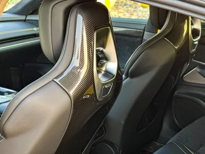 2025 Xiaomi SU7 Ultra Electric Vehicle Yellow Black Sedan Range 630 Km Carbon Package