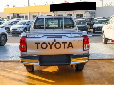 2026 Toyota Hilux DC MT 2.7 L 4-cylinder Petrol Dual VVT-i Engine Silver Red Pickup Truck GCC