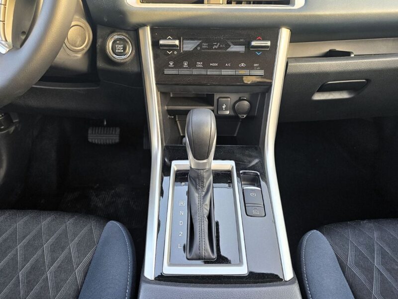 2025 Mitsubishi Xpander Cross P1 Line 1.5 Litres 4 Cylinders Petrol Engine Grey Black SUV GCC