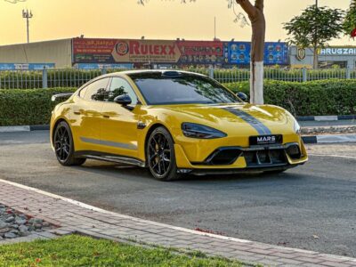2025 Xiaomi SU7 Ultra Electric Vehicle Yellow Black Sedan Range 630 Km Carbon Package