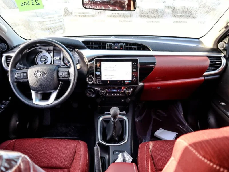 2026 Toyota Hilux DC 2.7 L 4-cylinder Petrol Dual VVT-i Engine White Red Pickup Truck GCC