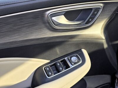 2025 MG RX5 Luxury 1.5 Litres 4 Cylinders Petrol Turbo Engine Black Tan SUV AT GCC Specs