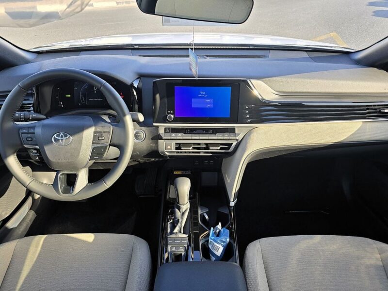 2026 Toyota Camry LE 2.5 Litres 4 Cylinders Hybrid Engine Black Beige Sedan GCC Specs