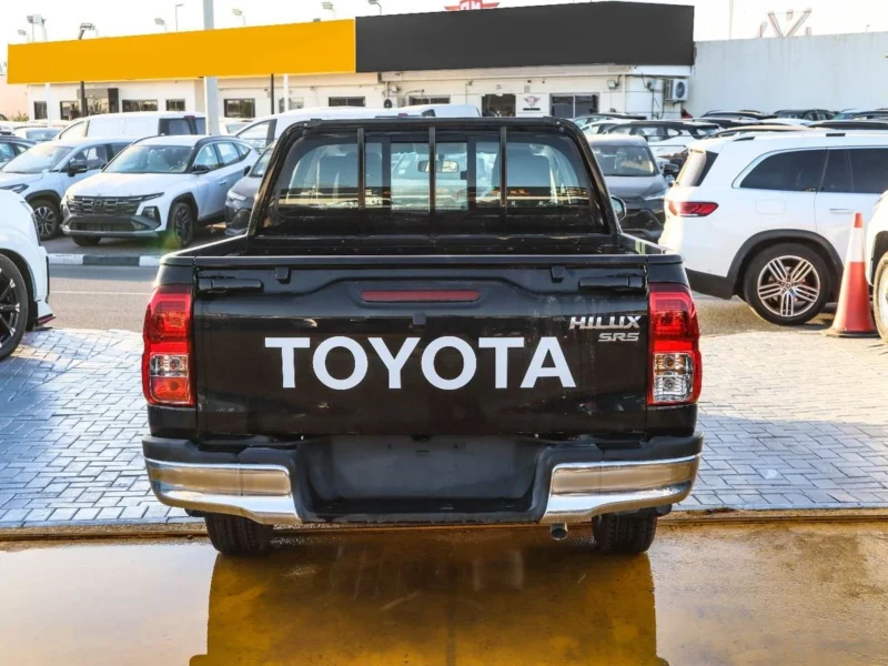 2026 Toyota Hilux DC MT 2.7 L 4-cylinder Petrol Dual VVT-i Engine Black Pickup Truck GCC