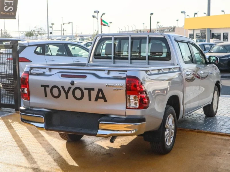 2026 Toyota Hilux DC MT 2.7 L 4-cylinder Petrol Dual VVT-i Engine Silver Red Pickup Truck GCC