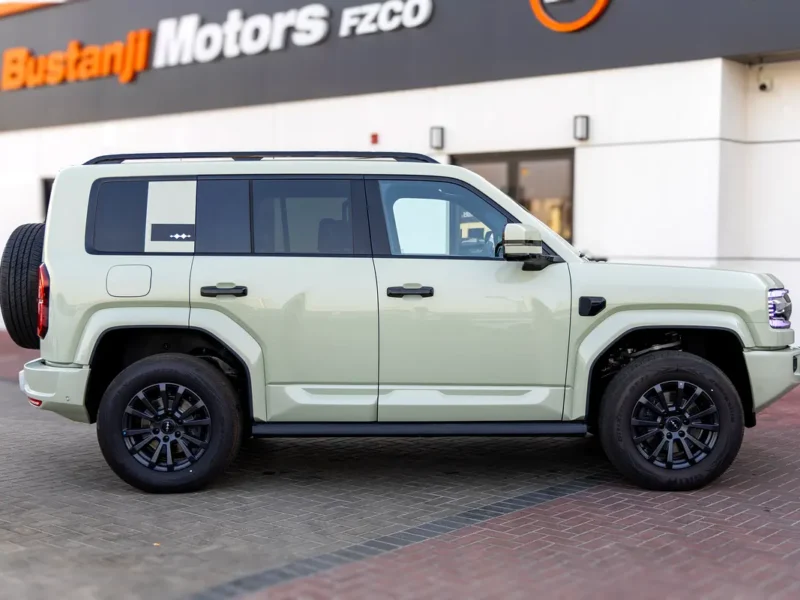 2023 BYD Leopard 5 Navigator 4 Cylinders Plug-in Hybrid Engine Green Grey SUV Chinese Specs