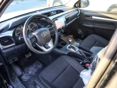 2026 Toyota Hilux DC MT 2.7 L 4-cylinder Petrol Dual VVT-i Engine Black Pickup Truck GCC