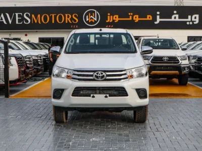 2026 Toyota Hilux DC AT 2.7 L 4-cylinder Petrol Engine White Black Pickup Truck GCC