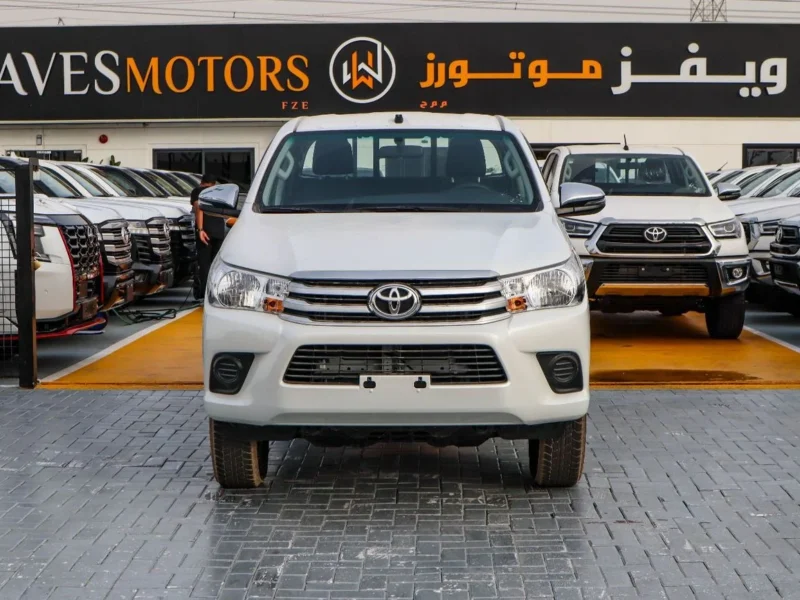 2026 Toyota Hilux DC AT 2.7 L 4-cylinder Petrol Engine White Black Pickup Truck GCC