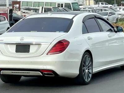 2015 Mercedes-Benz S-Class S 550 4MATIC 8 Cylinders Petrol Engine White Black Sedan FULL OPTION