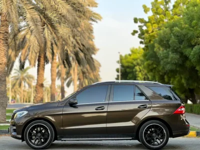 2013 Mercedes-Benz M-Class ML 500 8 Cylinders Petrol Engine Brown SUV GCC Specs