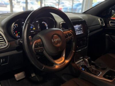 2021 Jeep Grand Cherokee LAREDO 3.6 Litres 6 Cylinders Petrol Engine Grey Black SUV